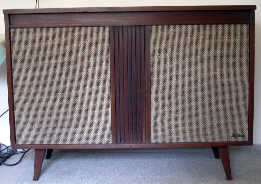 Fisher Custom Electra IV modern console