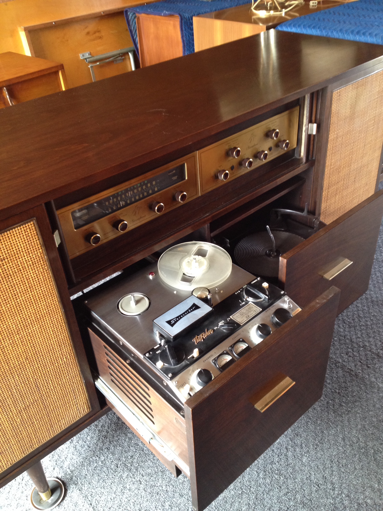 fisher executive III console photo